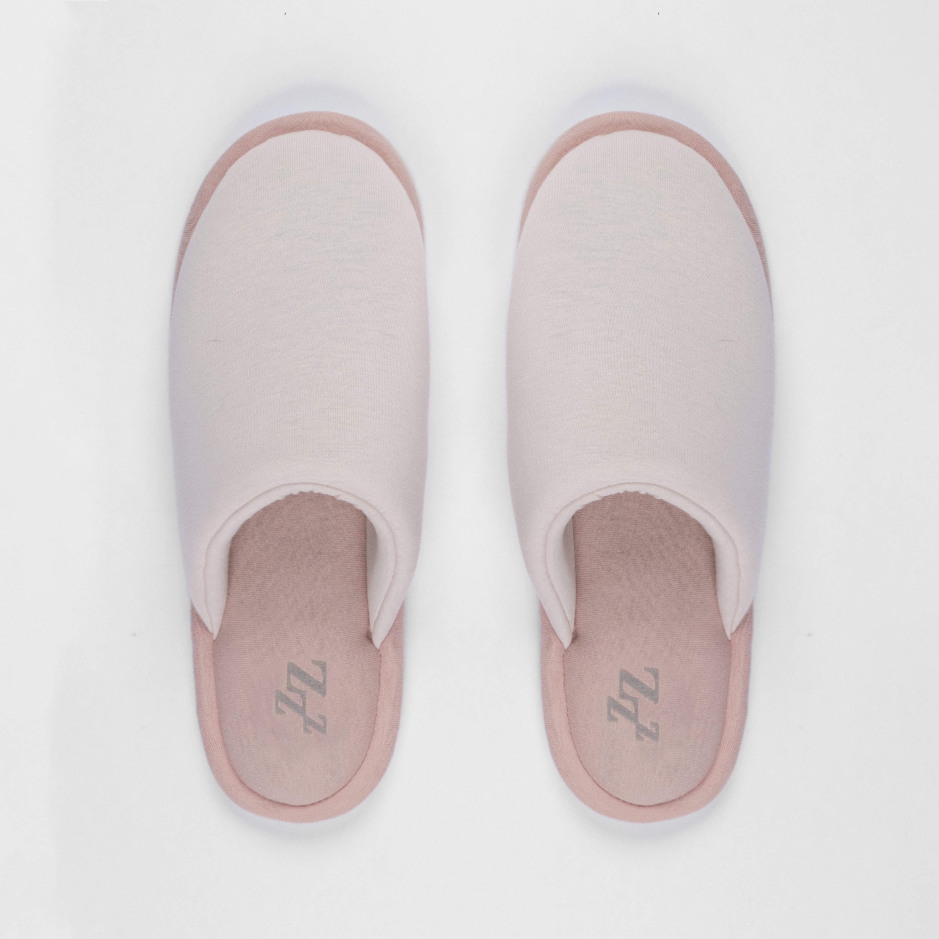 WOMEN'S SLIPPERS