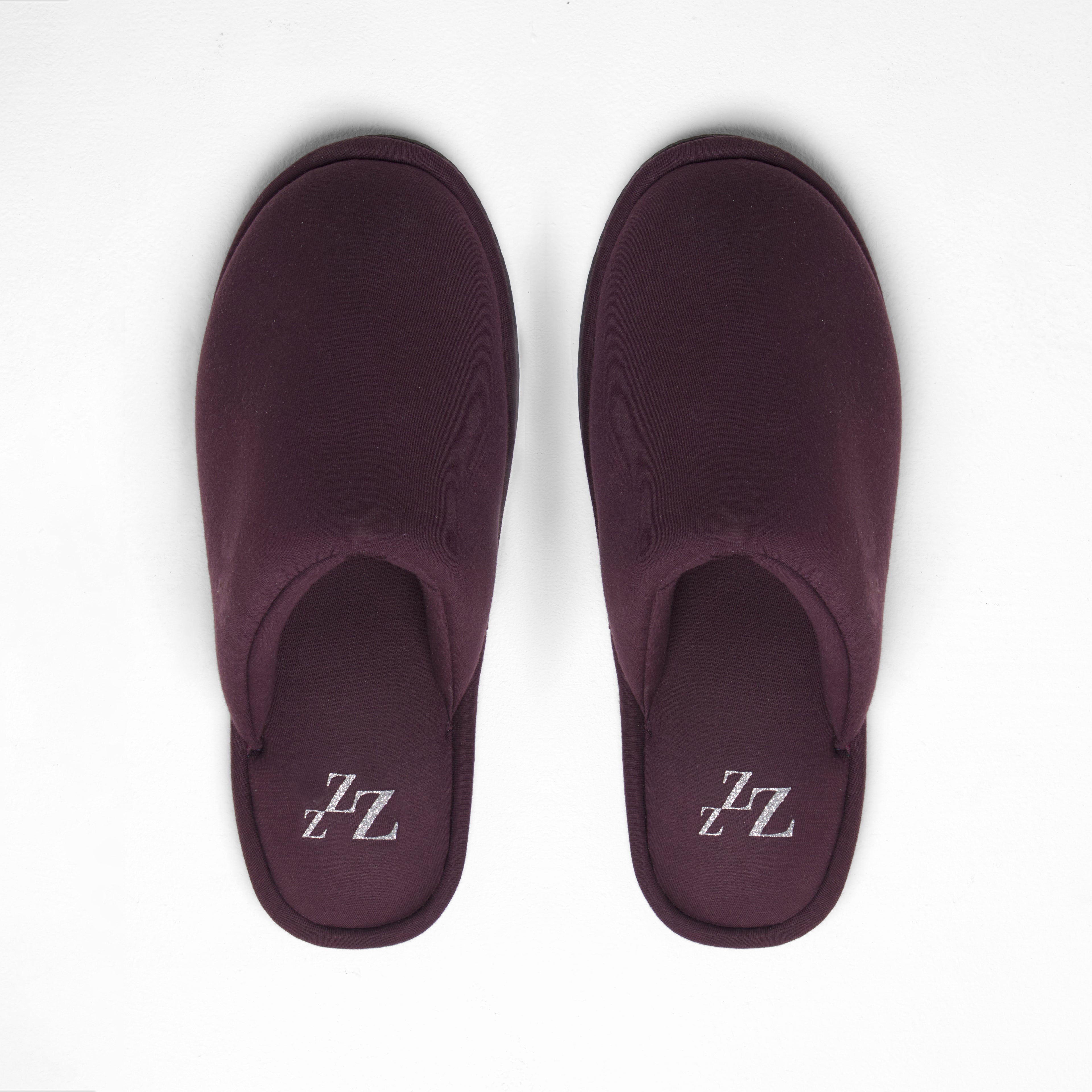 WOMEN'S SLIPPERS
